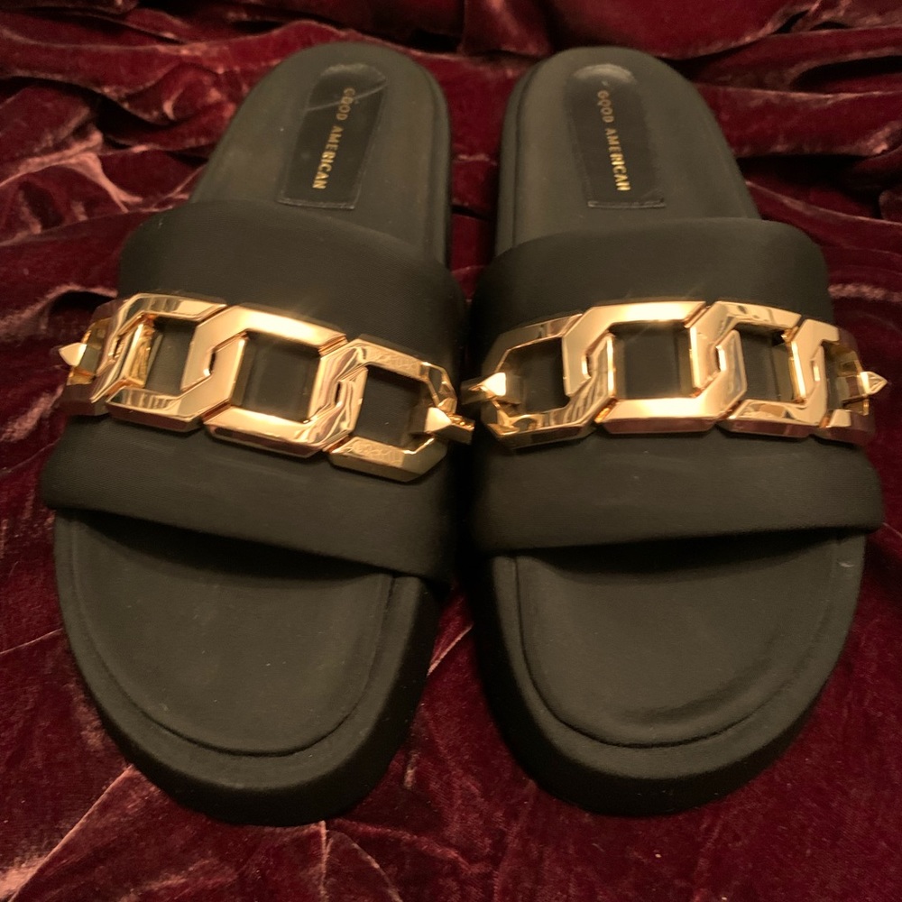 Good American Chain Slides